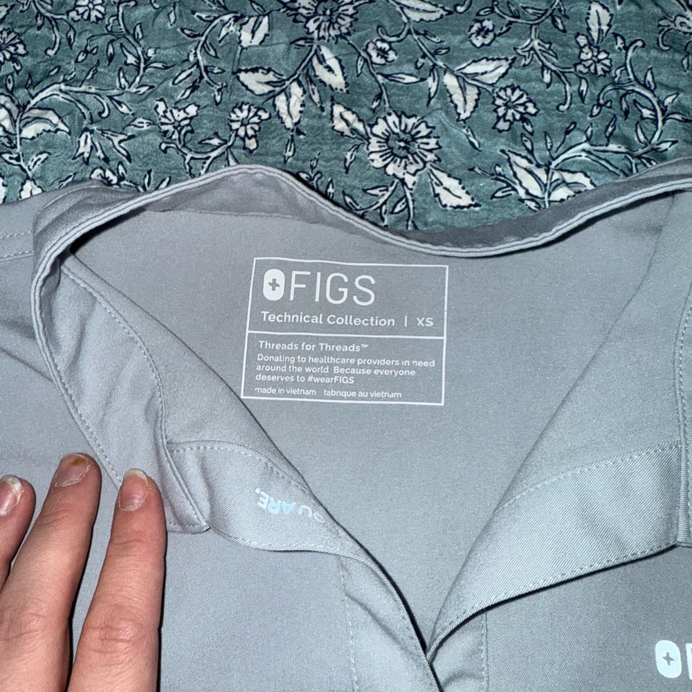 Figs Light Gray Technical Collection Top - image 4